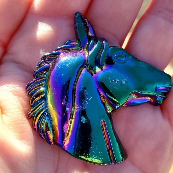 New Carved Multicolor Silver Horse's Head Pendant. - Picture 3 of 12